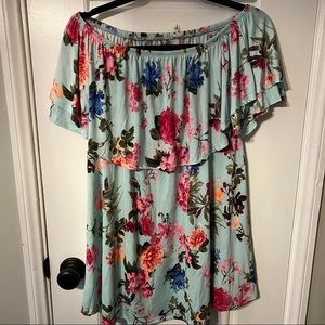 EUC - Off the shoulder floral blouse sz LG/XL